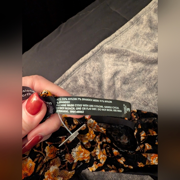 Torrid curve bralette NWT - Picture 5 of 6